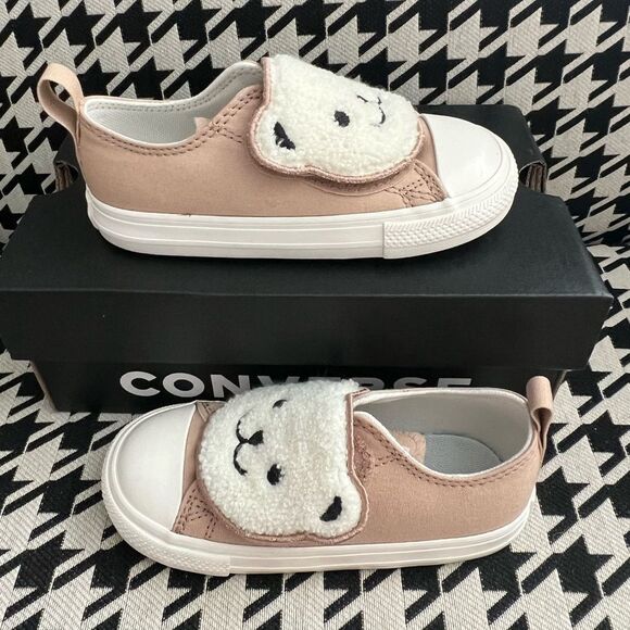 Converse Chuck Taylor All Star Toddler Sherpa Bear Shoes- Size 9 - Picture 2 of 7